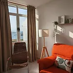דירה Moderno Con Terraza Y Chimenea, Vistas Al Mar, 6 Personas, Saude Doce