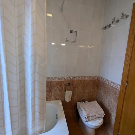 Moderno Con Terraza Y Chimenea, Vistas Al Mar, 6 Personas, Saude Doce
