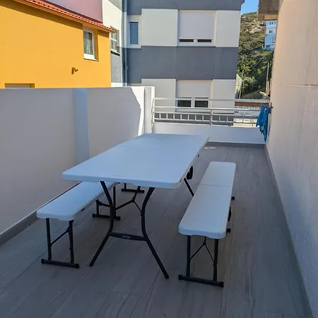 Moderno Con Terraza Y Chimenea, Vistas Al Mar, 6 Personas, Saude Doce דירה *