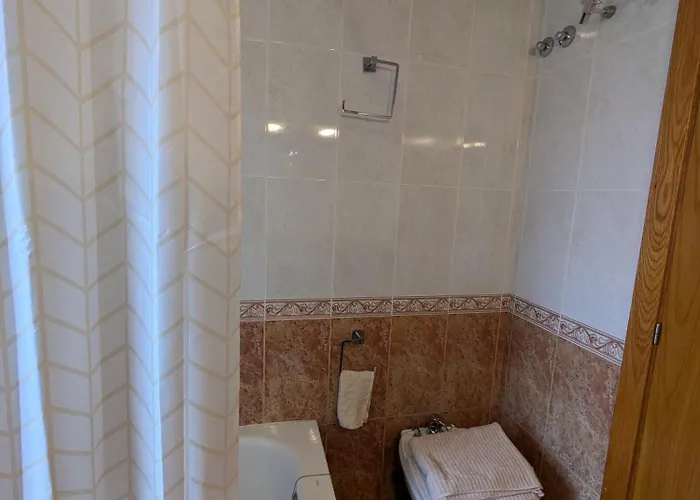Moderno Con Terraza Y Chimenea, Vistas Al Mar, 6 Personas, Saude Doce